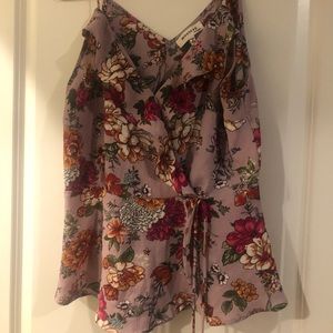 Never before worn pretty floral tank top size XL